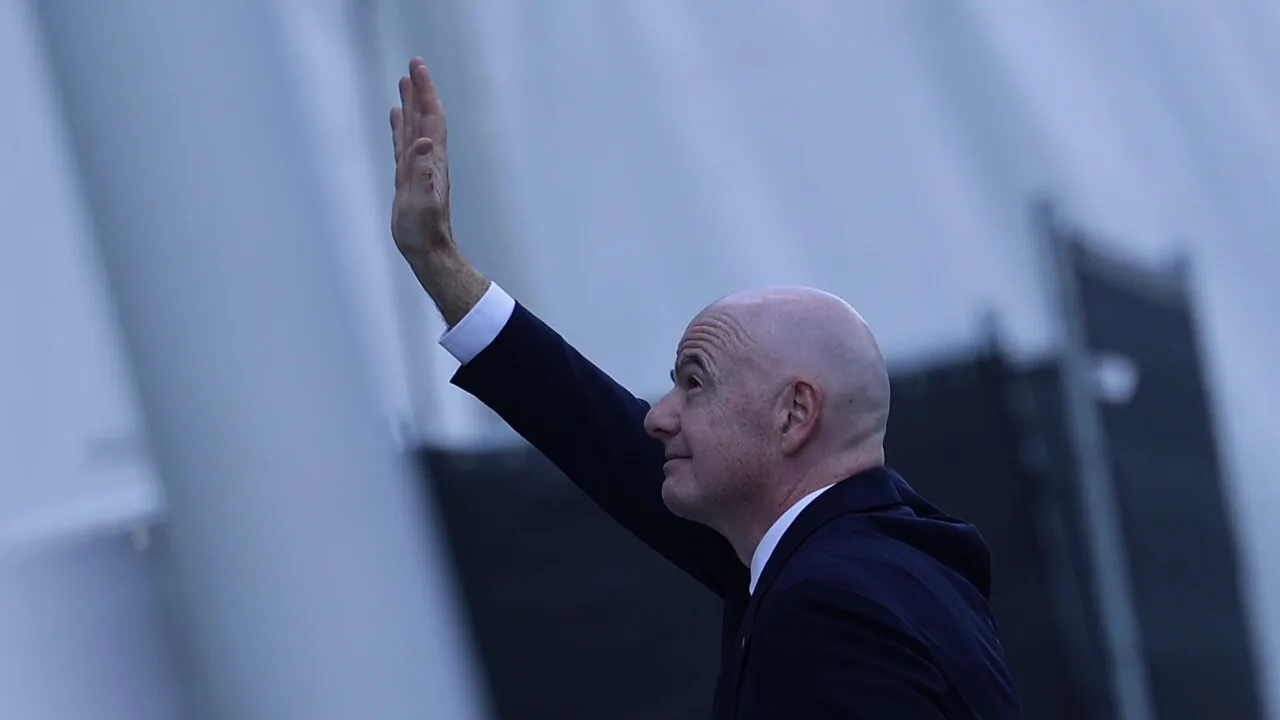 La Uefa convoca una riunione di emergenza contro il piano della Fifa per privatizzare i Mondiali - Corriere della Sera