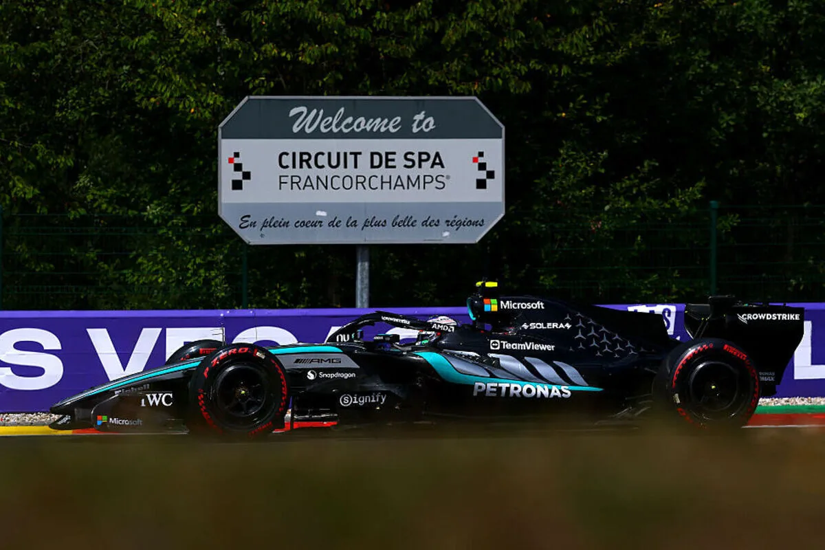 F1 Gp Belgio | Antonelli vola anche nella terza sessione di prove libere. Incidente Hamilton, Ferrari distrutta. Alle 16 le qualifiche - Corriere della Sera