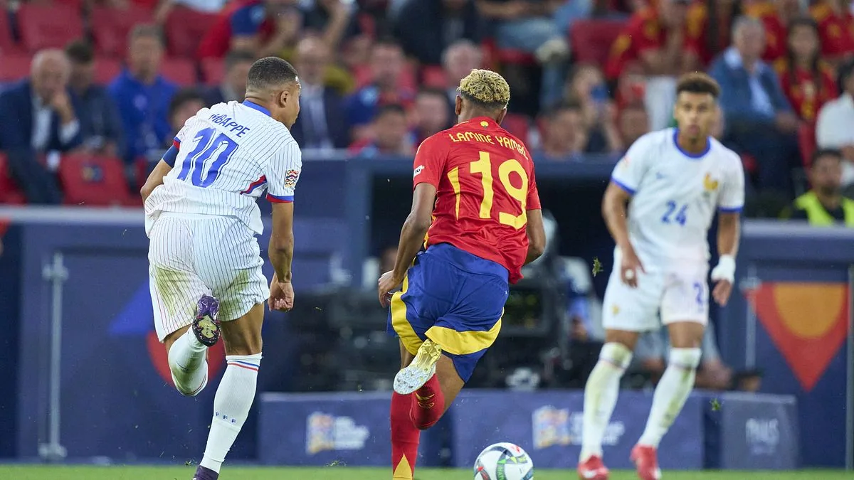 Yamal sul podio dei più giovani a disputare una semifinale mondiale: davanti a lui Pelé e... un azzurro - La Gazzetta dello Sport