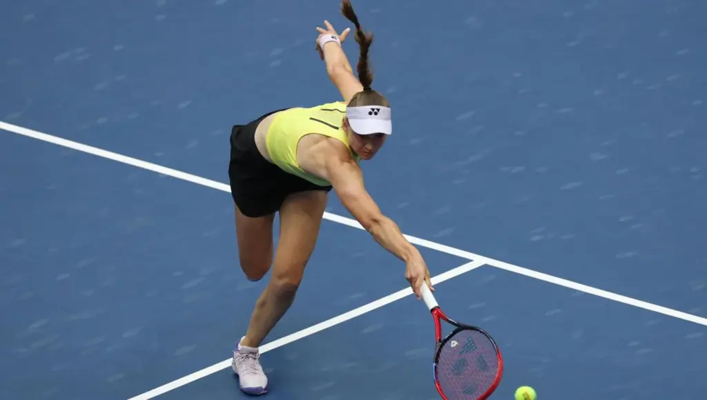 Rybakina regina di New York: Sabalenka battuta in tre set - La Gazzetta dello Sport